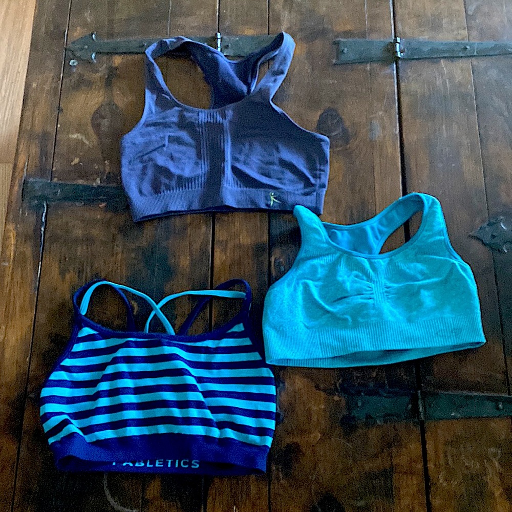 Set of three, sport bra’s.